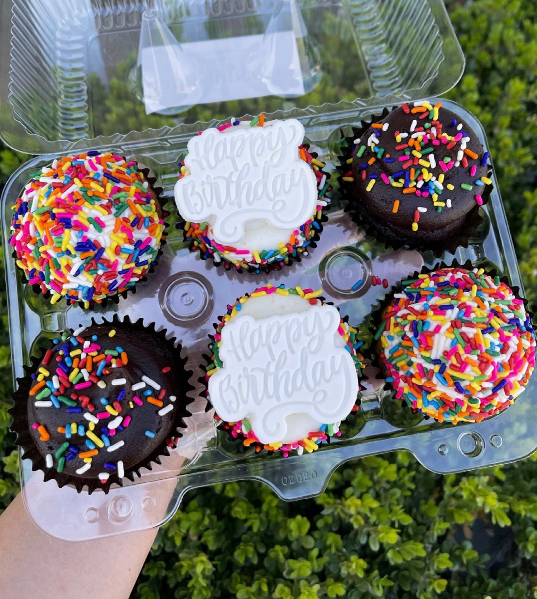 Happy Birthday Cupcake Box (Plaque) - Hapa Cupcakes & Bakery