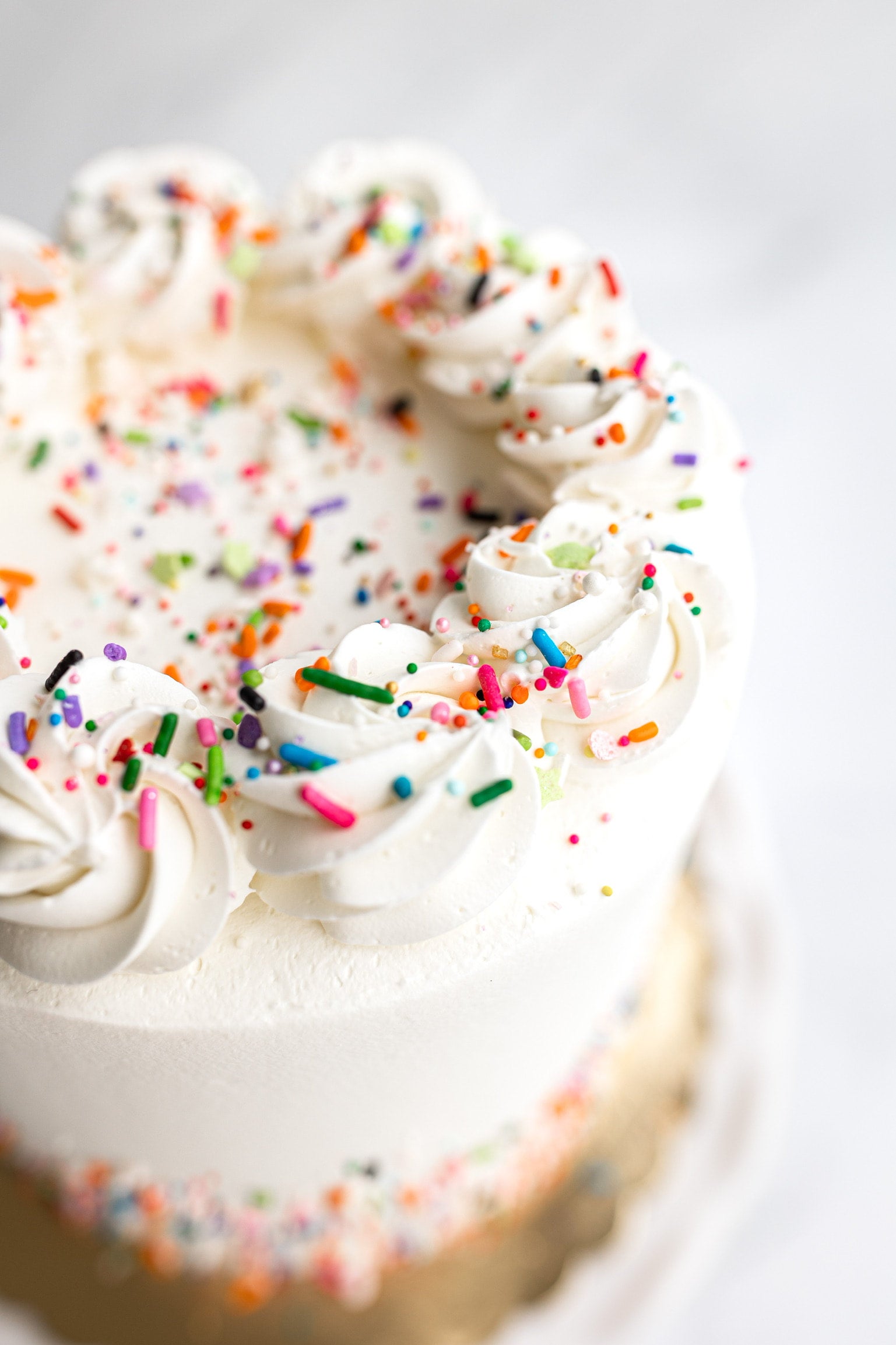Happy Cakesハーフボンネット　シロ Classic Hapa Birthday Cake - Hapa Cupcakes & Bakery - Orange